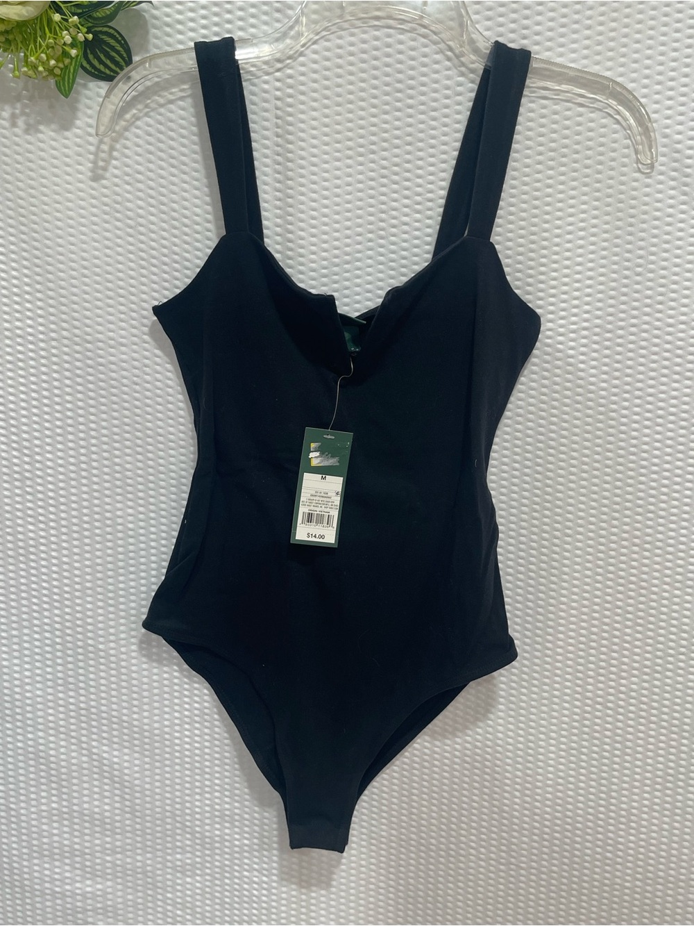 NWT Wild Fable Women’s Medium Black Square Neck Tank Bodysuit Target

New
